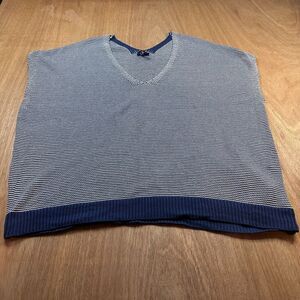 Gap Sleeveless Sweater Vest Womens Medium Blue White Striped Knit Oversized